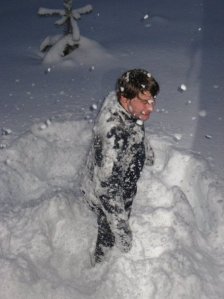 Bilde av Knut-Olav Hoven i snø og dekt av snø